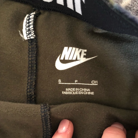 SOLD—-Nike Camo tights - Picture 5 of 6